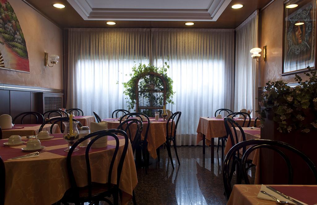 Hotel Roma Marghera Esterno foto
