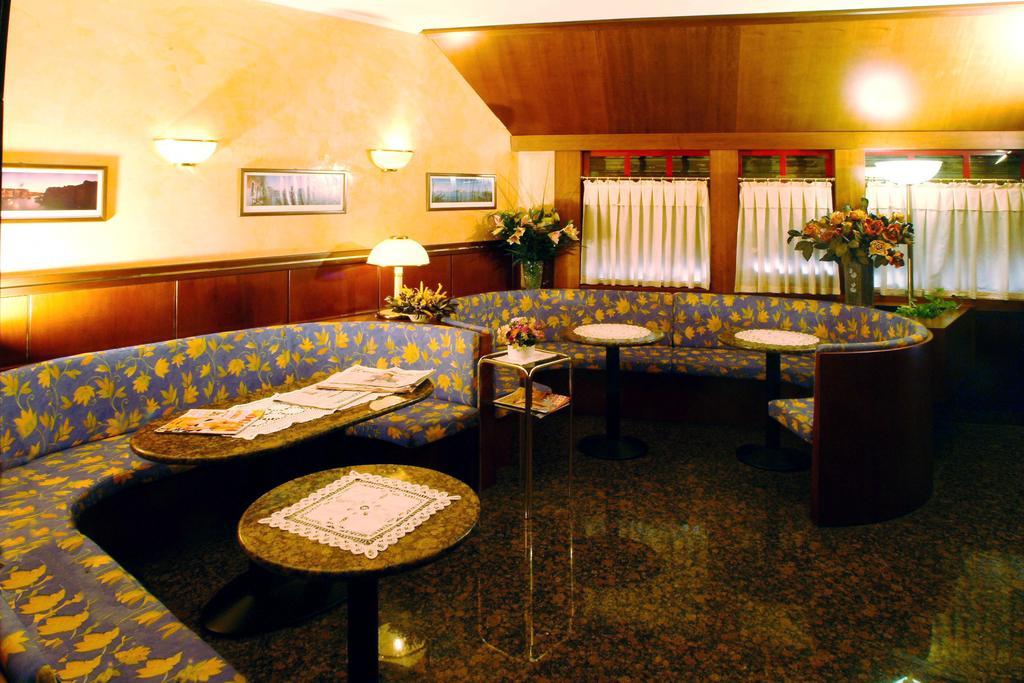 Hotel Roma Marghera Esterno foto