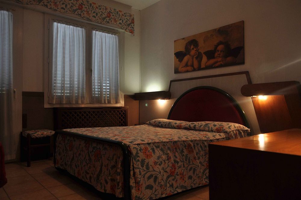 Hotel Roma Marghera Esterno foto