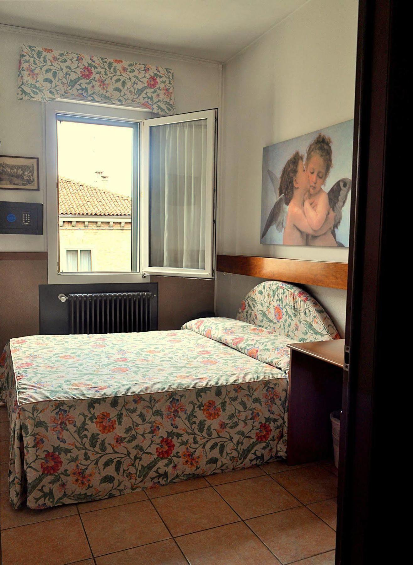 Hotel Roma Marghera Esterno foto